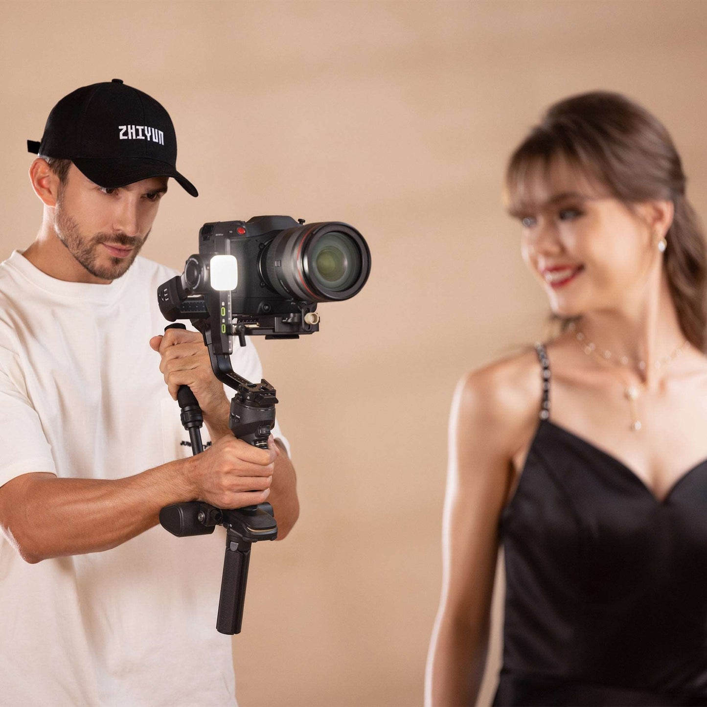 ZHIYUN Crane 4 | Built-in Fill Light Gimbal Stabilizer